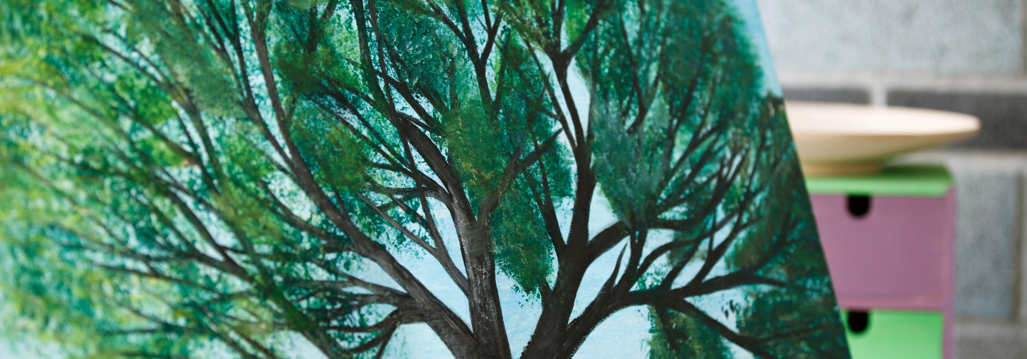 Lumière douce dans la nature en clôture de page